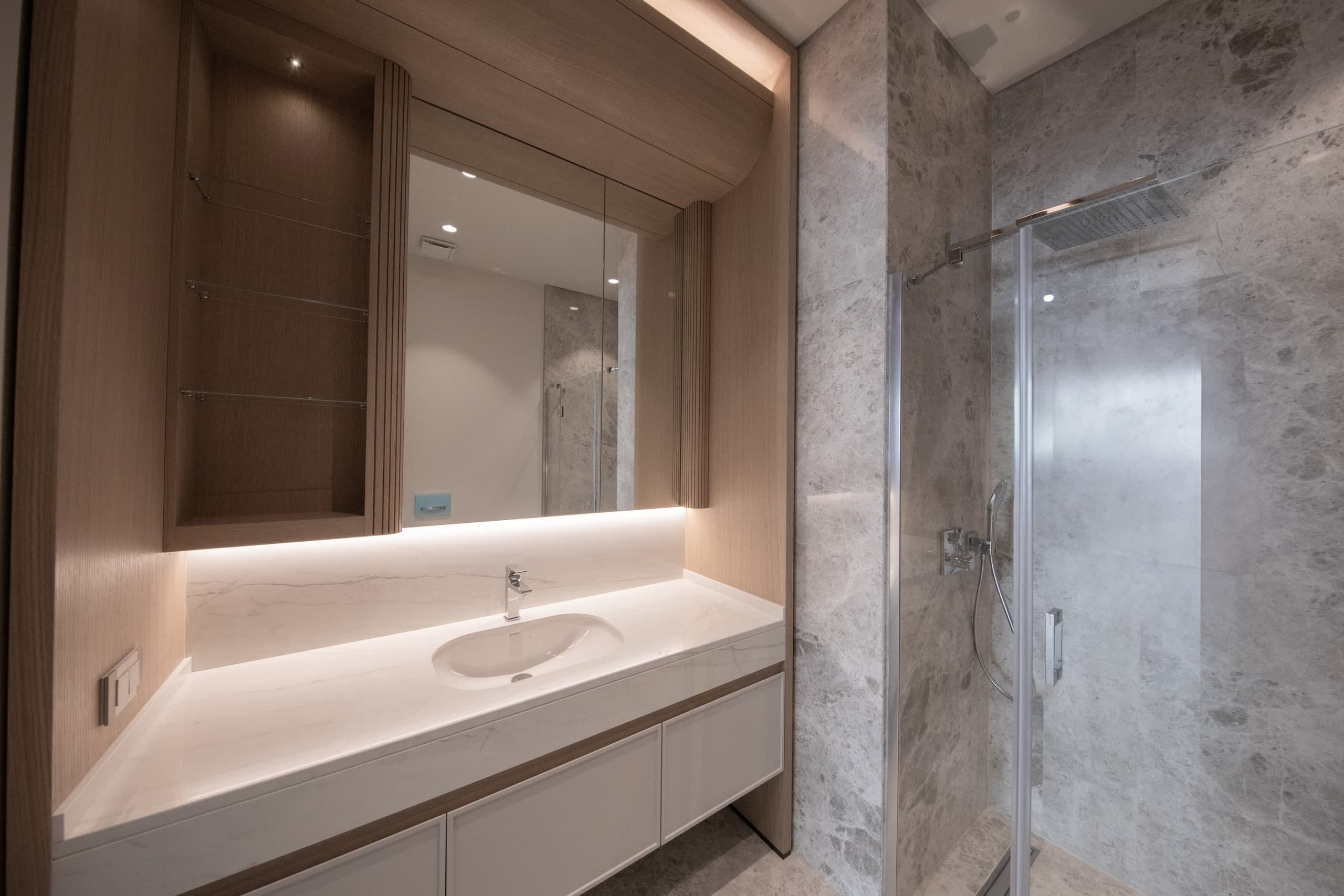 Lc Florya — نما 33