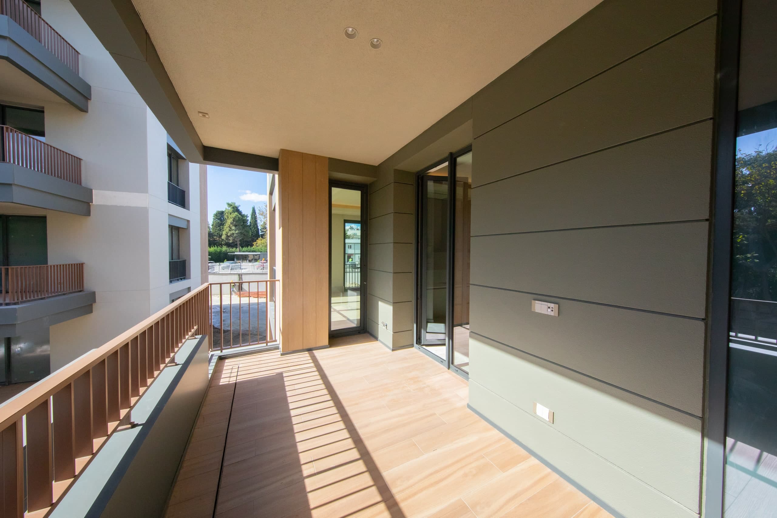 Lc Florya — نما 35